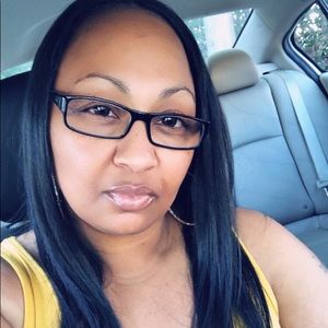 Meet your Posher, Kenisha